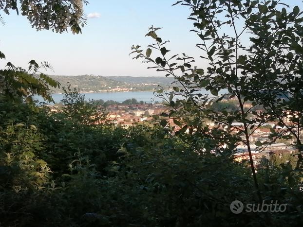 Terreno panoramico con rustico ad Arona