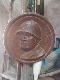 il duce in bronzo