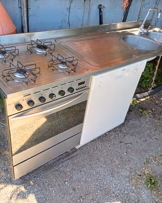 cucina gas in acciaio con lavello integrato