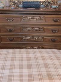 camera da letto classica in legno massiccio intagl