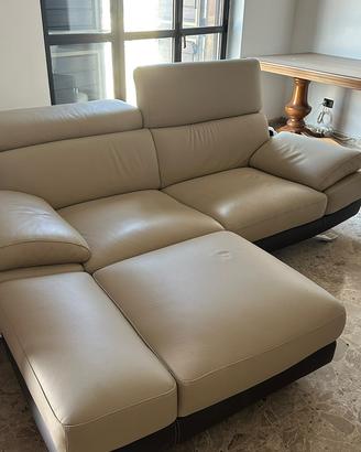 Coppia di divani piu un puff “Divani&Divani”