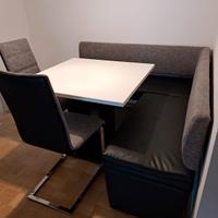 Tavolo panca ad angolo e sedie