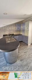Codice: 10696 CUCINA COMPONIBILE STILE MODERNO SC