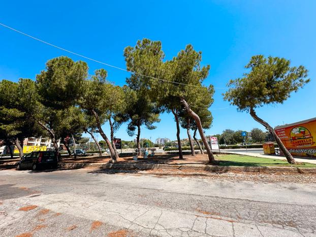 Siracusa pressi villa politi con posto auto