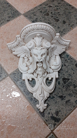 Reggimensola in gesso