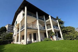 3 LOCALI A DESENZANO DEL GARDA