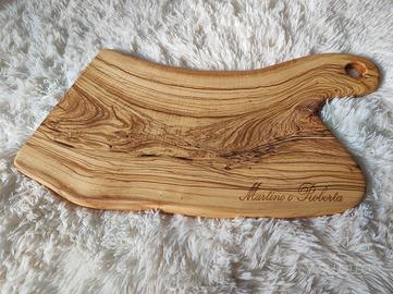 Taglieri in ulivo personalizzati 
