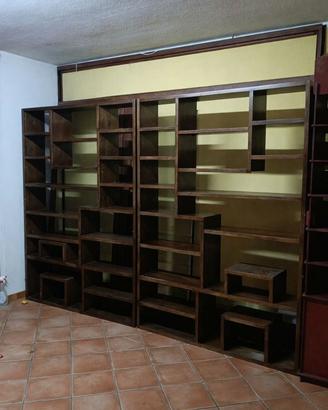 Librerie e scrivania in legno massello