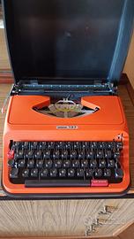 Macchina da scrivere Antares 137