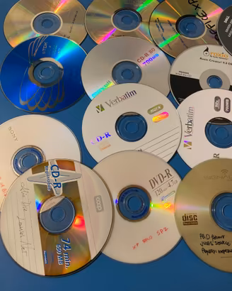 Set 21 CD scritti usati per progetti artistici