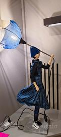  lampada Skitso signorina con ombrello