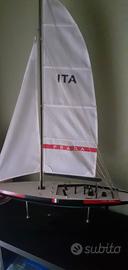 Modellino Barca Prada Luna Rossa