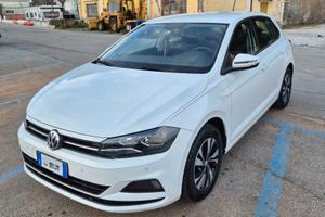 Volkswagen Polo VI 2017 5p 1.0 mpi Comfortline