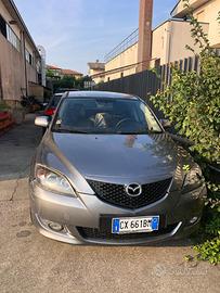 Mazda 3 incidentata