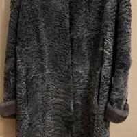 Pelliccia Astracan grigio con collo visone