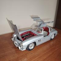 Modellino Mercedes 300SL scala 1 /18 Bburago 