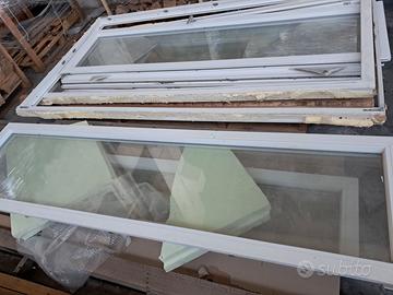 Serramenti PVC completi di telaio e doppio vetro