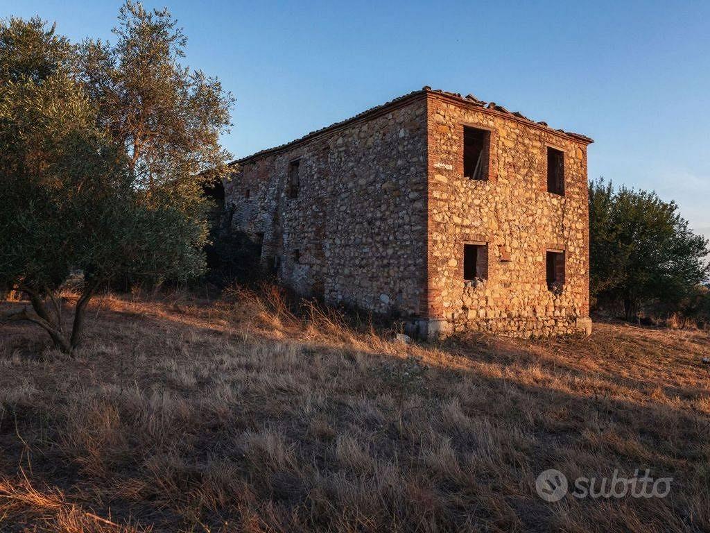 Rustico / Casale di 300 m² con box auto a Asciano - Vista 5
