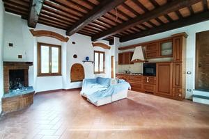 CASA INDIPENDENTE A SERRAVALLE PISTOIESE