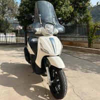Piaggio Beverly 350 Sport Touring