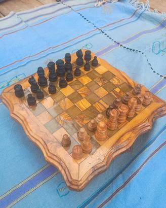 Set multigioco realizzato in legno d'ulivo
