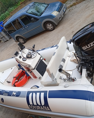 Novurania 360 Tender Luxury Suzuki EFI 30 Carrello