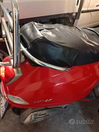 Vespa 125 Piaggio Rossa