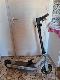 monopattino elettrico  ninebot g30 max