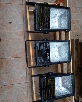 Fari asimmetrici 70w per esterno
