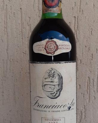 Bottiglia di vino franciacorta del 1975 collezione