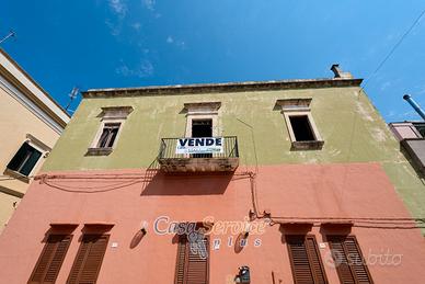 Antica dimora con volte a stella e spazioso giardi