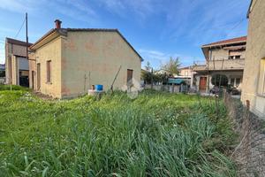 VILLA SINGOLA A RUSSI