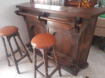 Set Bancone Bar con 2 Sgabelli Alti