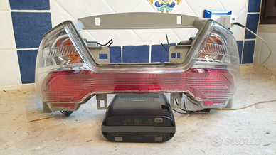 Burgman 400k7 faro posteriore