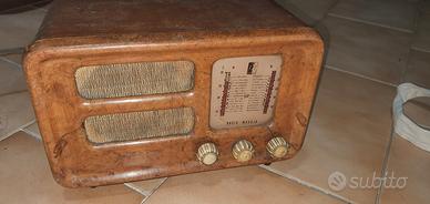 Radio Magaja IM52 valvolare