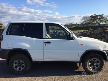 Nissan terrano