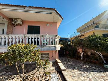 Trilocale in zona centrale con posto auto