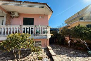 Trilocale in zona centrale con posto auto