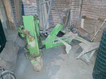 aratro per tratore 