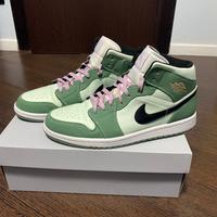 Air Jordan 1 Mid verdi e rosa