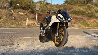 Aprilia Tuono V4 Factory