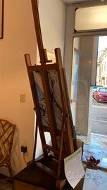 Cavalletti per pittore e cassapanca