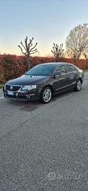 Volkswagen Passat 1.6Fsi B6