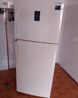 vedo frigo praticamente nuovo