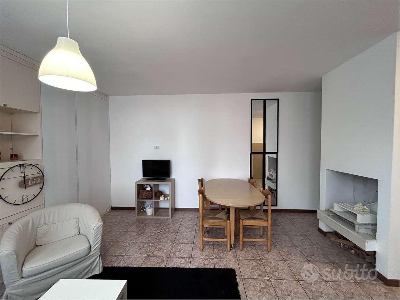 Appartamento arredato con terrazzo - Vista 2
