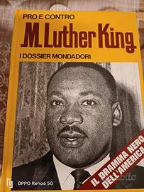 Nove volumi Dossier Mondadori 