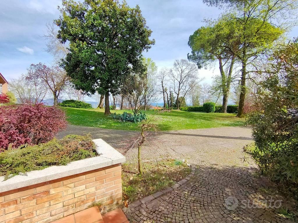 Villa di 316 m² con più di 5 locali e box auto dop - Vista 5