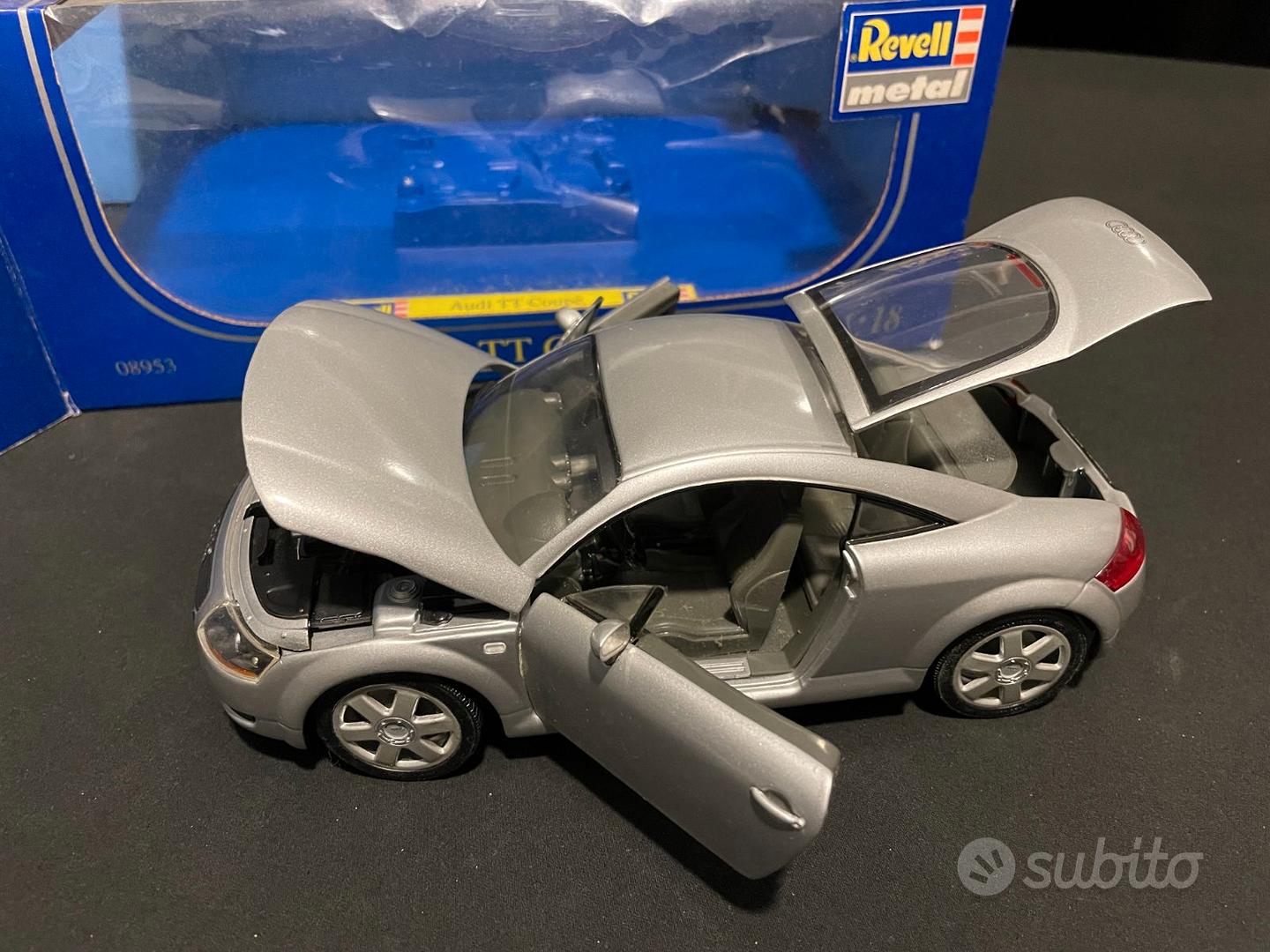 REVELL アウディ TT 1/18 ミニカー AUDI シルバー ☆オマケ付き☆Audi