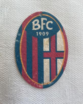 e.0,99 scudetto Bologna cartoncino pressato foro