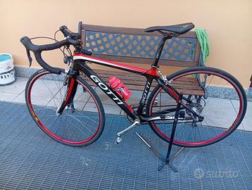 Bici da corsa in carbonio